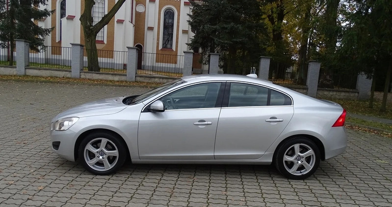 Volvo S60 cena 36900 przebieg: 190000, rok produkcji 2011 z Międzylesie małe 254